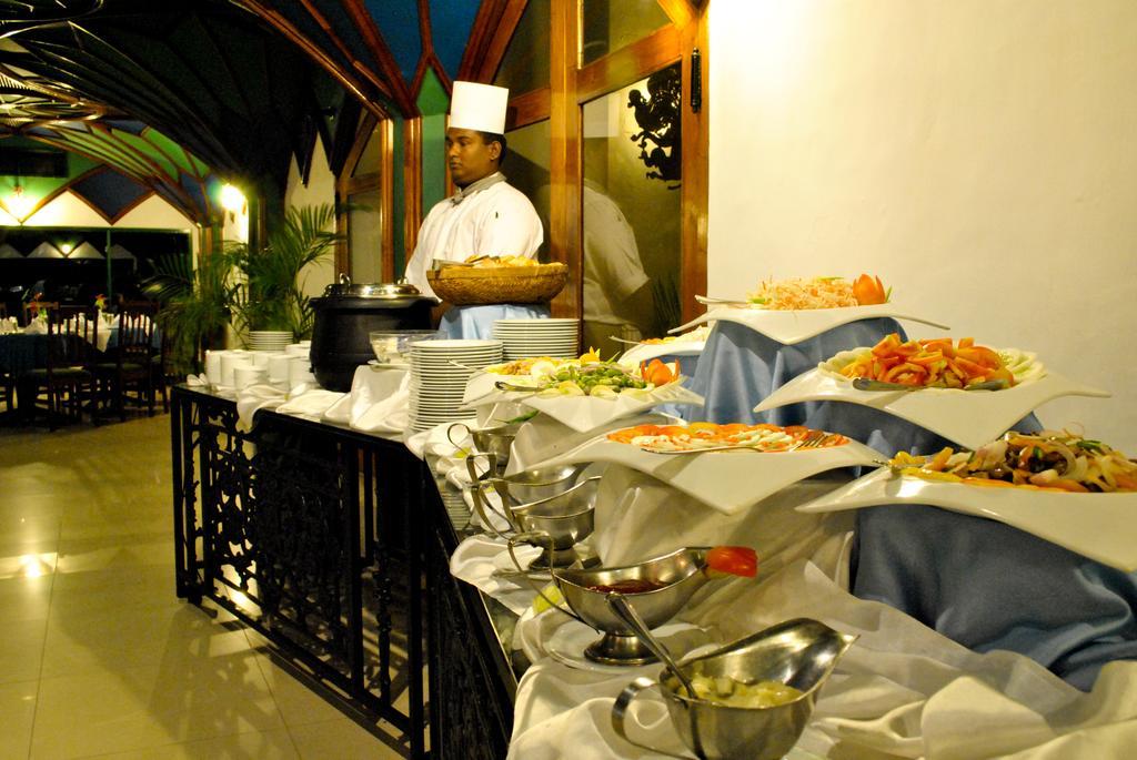 Peacock Beach Hotel Hambantota Exterior foto